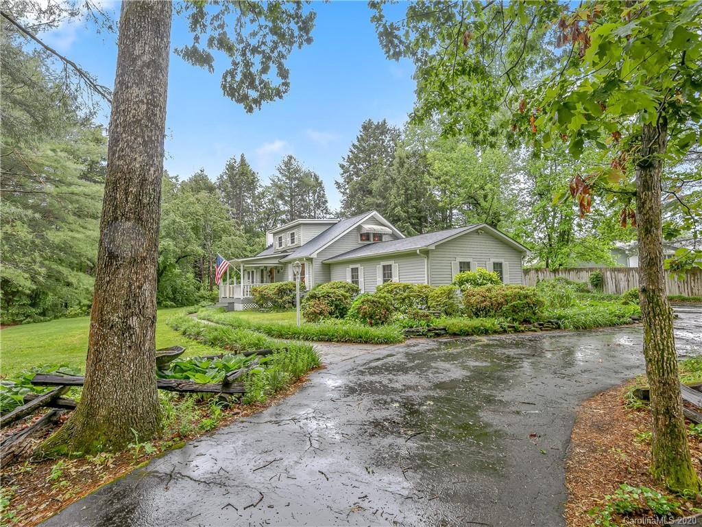 5 Sugarloaf Ln., Hendersonville, NC 28792