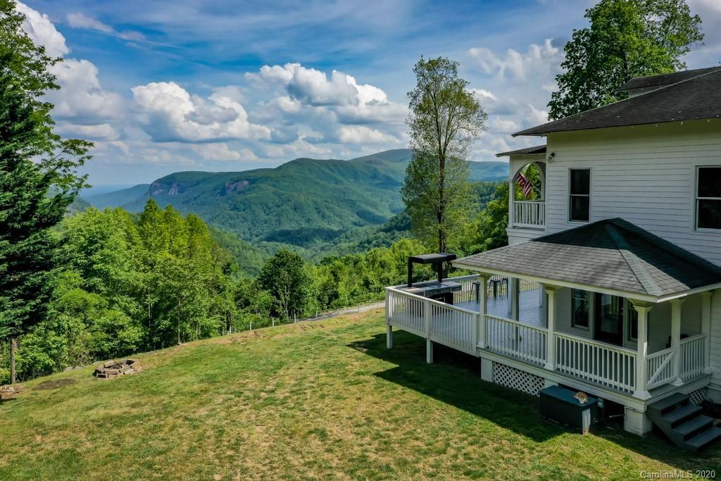 872 Old Place Bluff Dr., Hendersonville, NC 28792