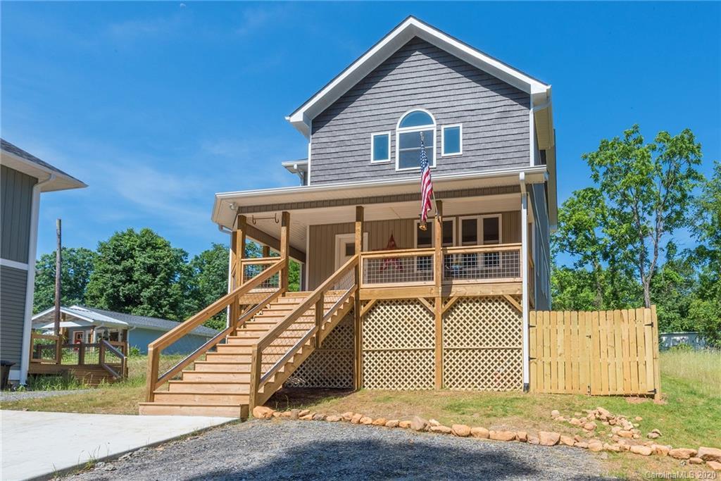 105 Portmanvilla Rd., Black Mountain, NC 28711