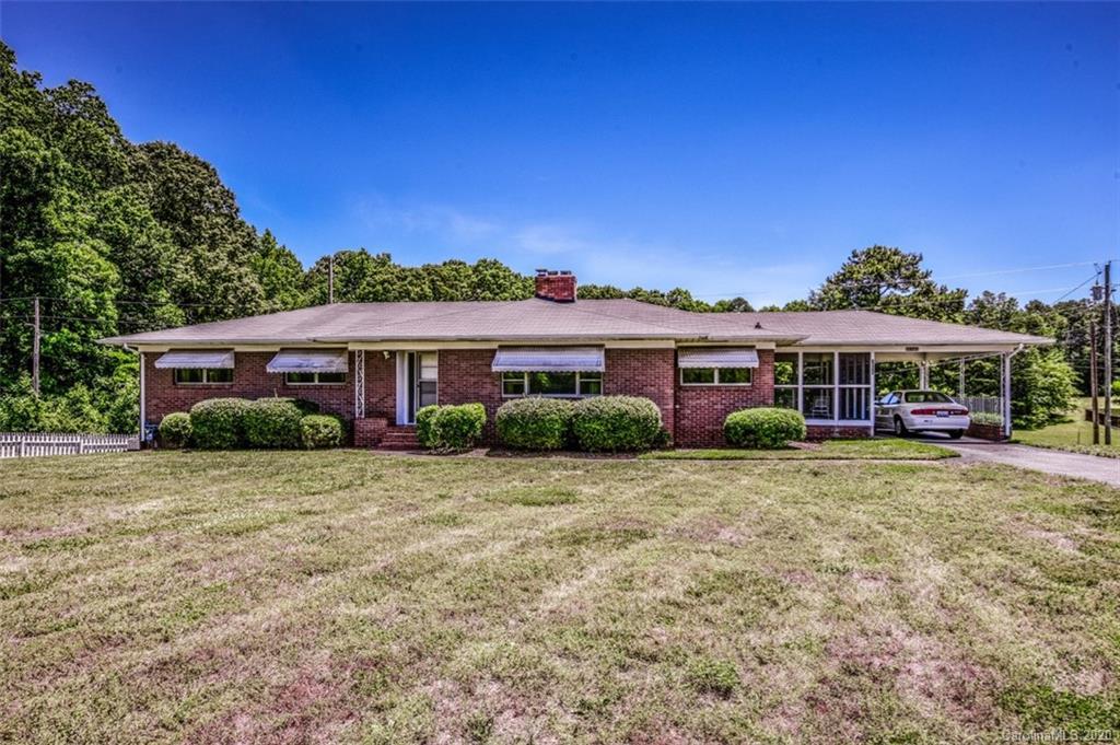 1877 Mecklenburg Hwy., Mooresville, NC 28115