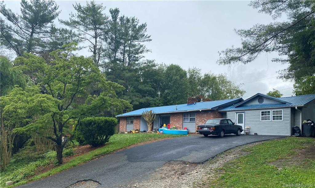 74 Brookside Dr., Hendersonville, NC 28792