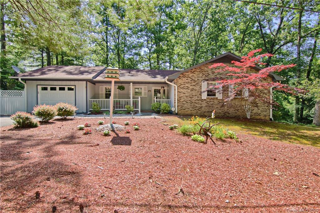 238 Blooming Laurel Dr., Hendersonville, NC 28792