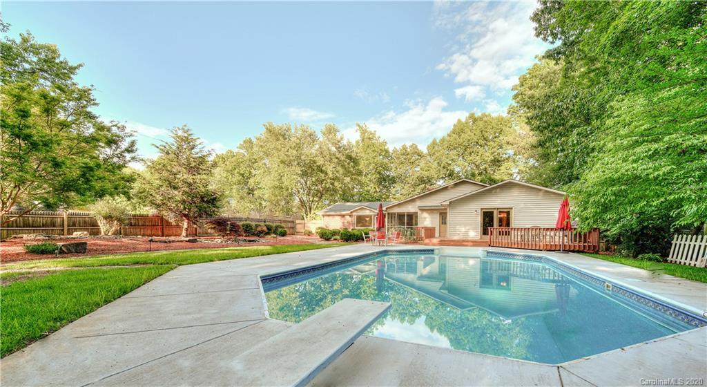 909 Coventry Rd., Kannapolis, NC 28081