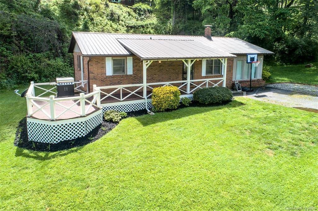 427 Kitchens Branch Rd., Sylva, NC 28779