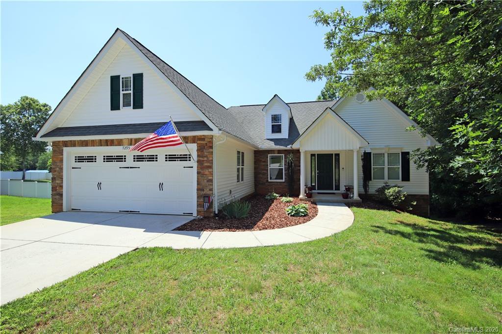 7295 Gabriel St., Sherrills Ford, NC 28673