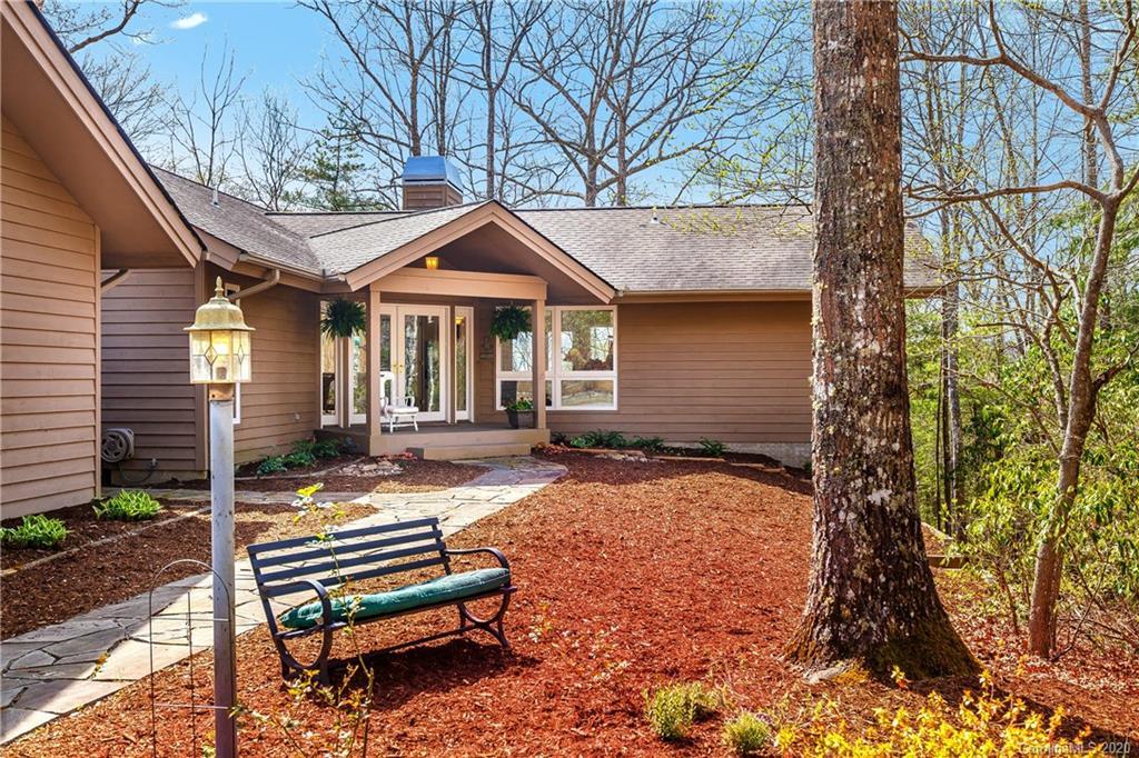 330 Jump Creek Rd., Hendersonville, NC 28739