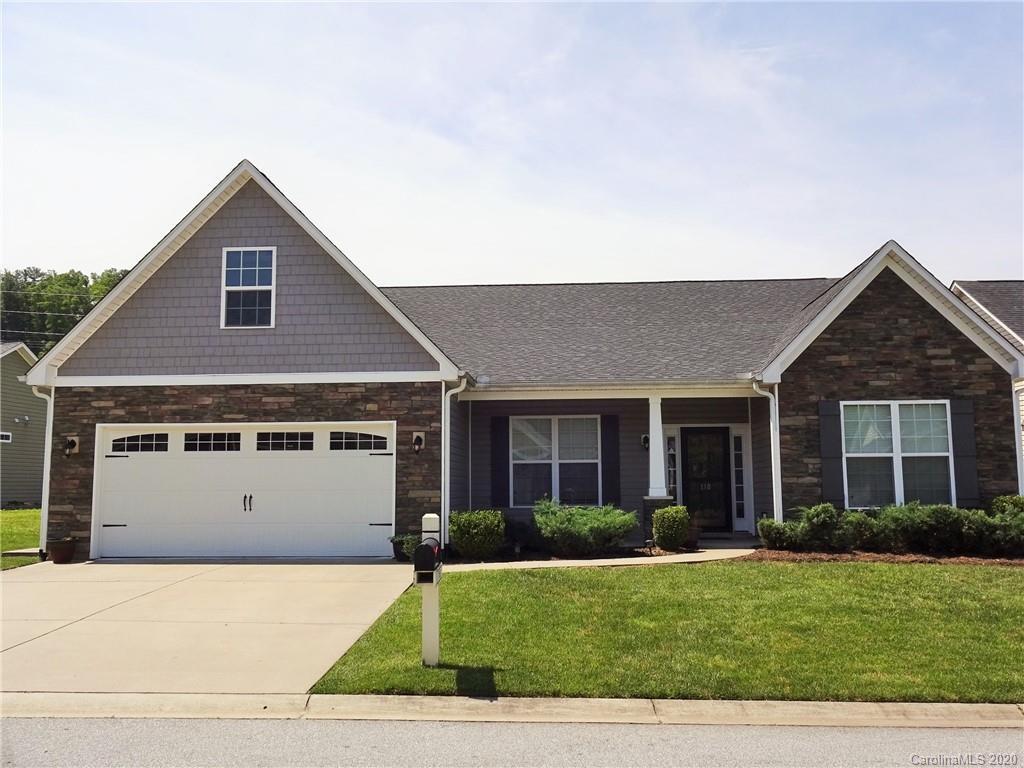 118 Creekwalk Ln., Hendersonville, NC 28792