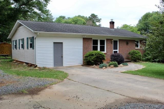 35 Honey Ln., Hickory, NC 28601