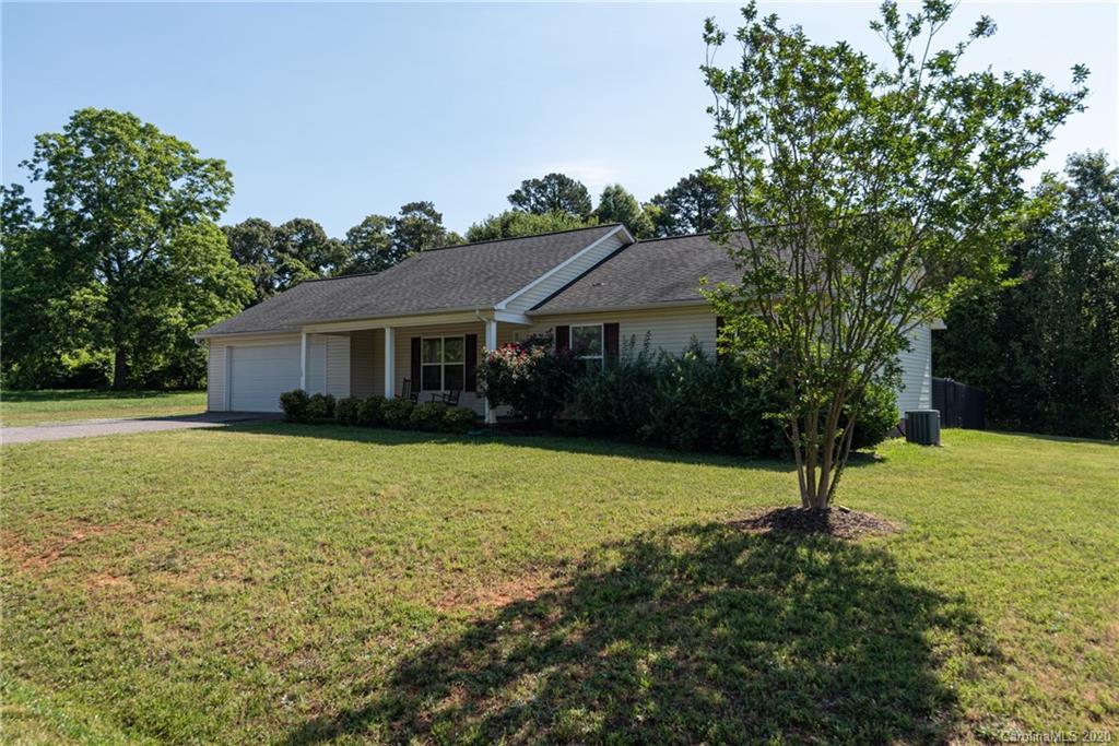 129 Whisper Pine Rd., Statesville, NC 28625