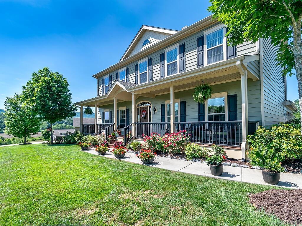 236 River Breeze Ln., Etowah, NC 28729
