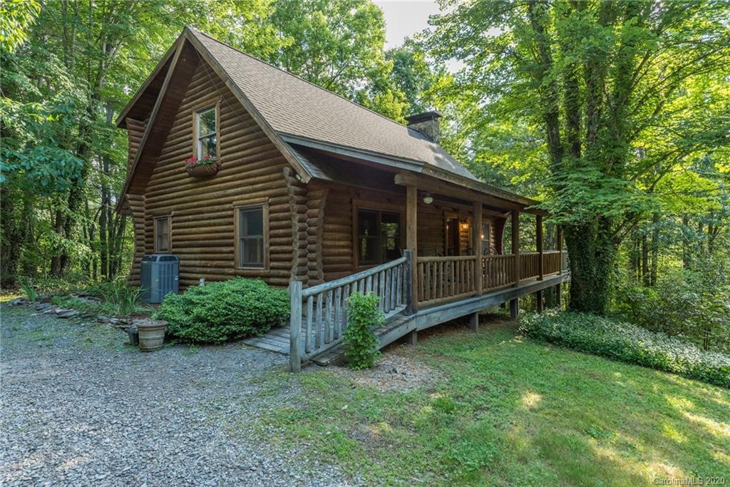 55 Wingspread Dr., Black Mountain, NC 28711