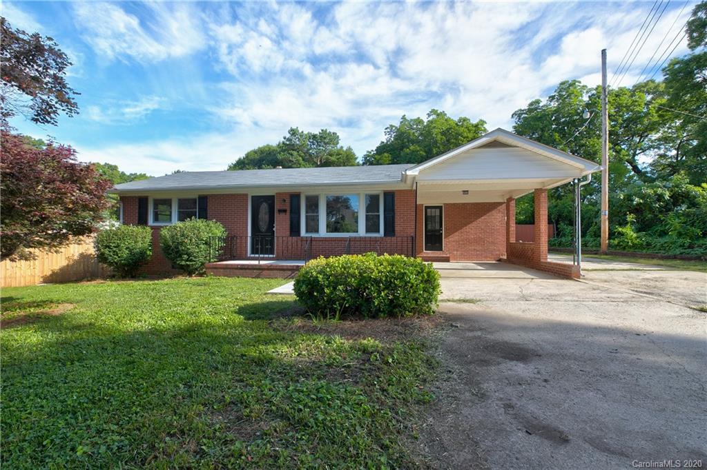 912 North Dr., Mount Holly, NC 28120