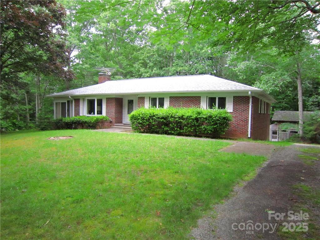 155 Jeter Mountain Ter., Hendersonville, NC 28739