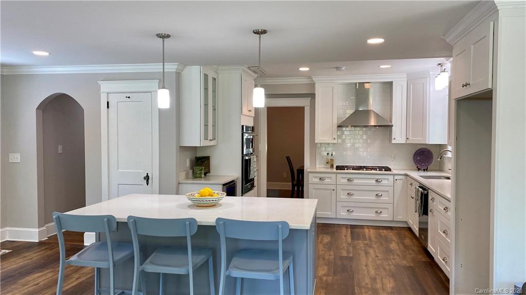 1400 Woodland Dr., Charlotte, NC 28205