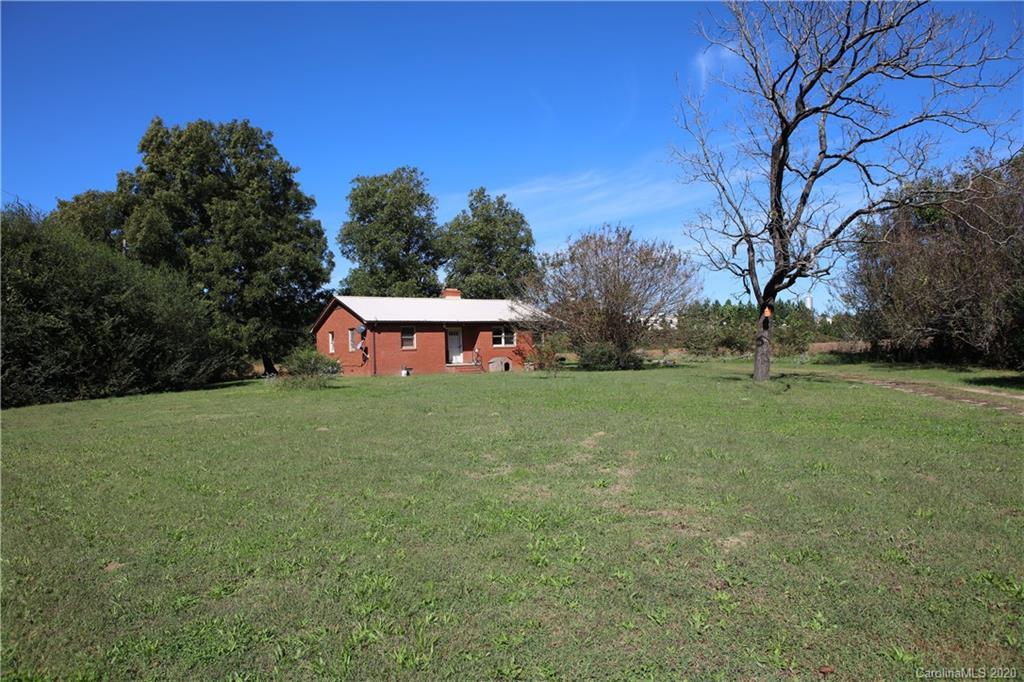 147 Melody Ln., Mooresville, NC 28115