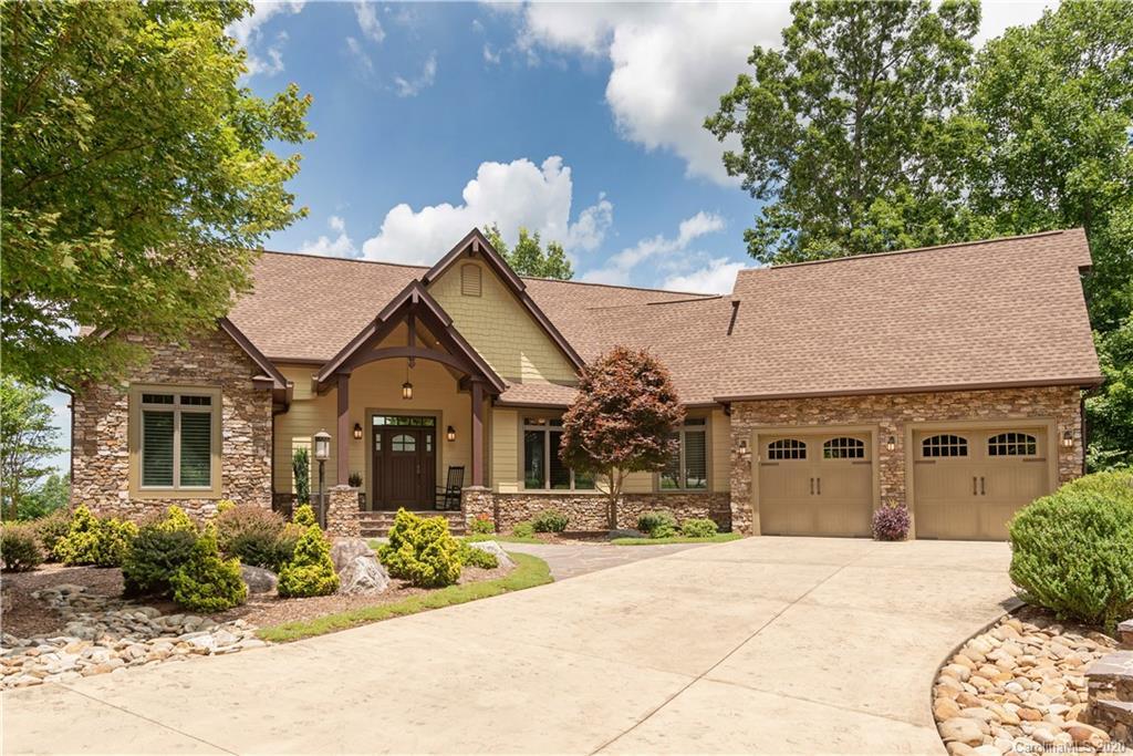 121 Cummings Ridge Tr., Hendersonville, NC 28739