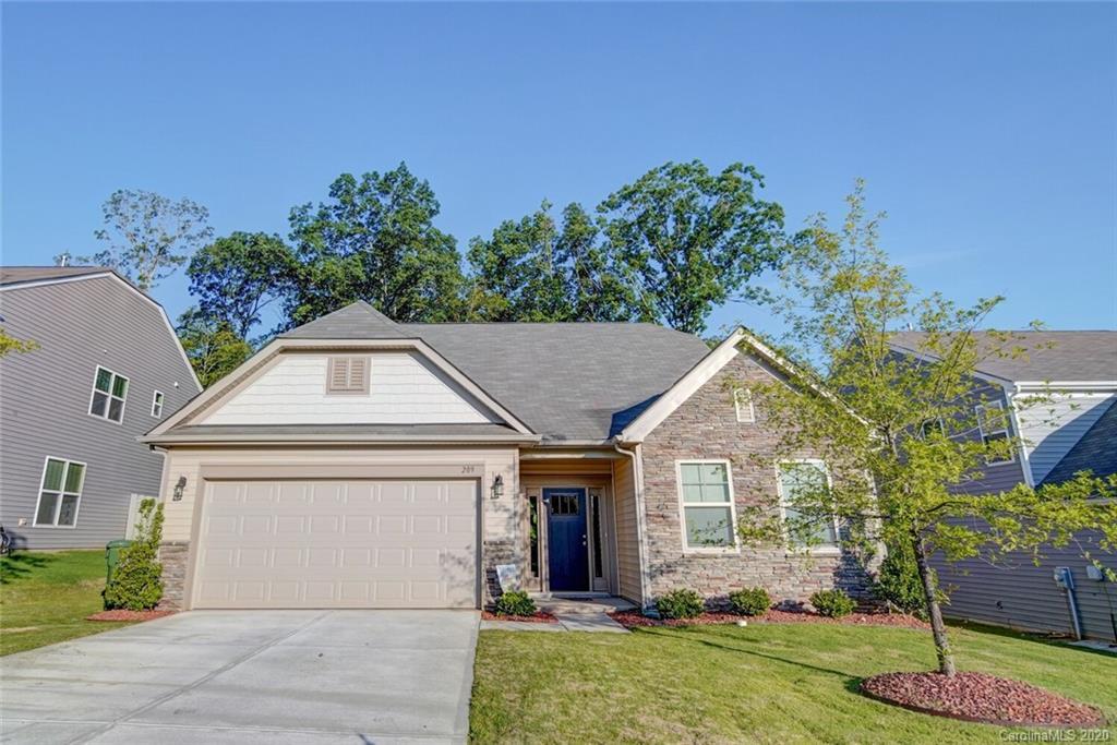 209 Kingston Dr., Mount Holly, NC 28120