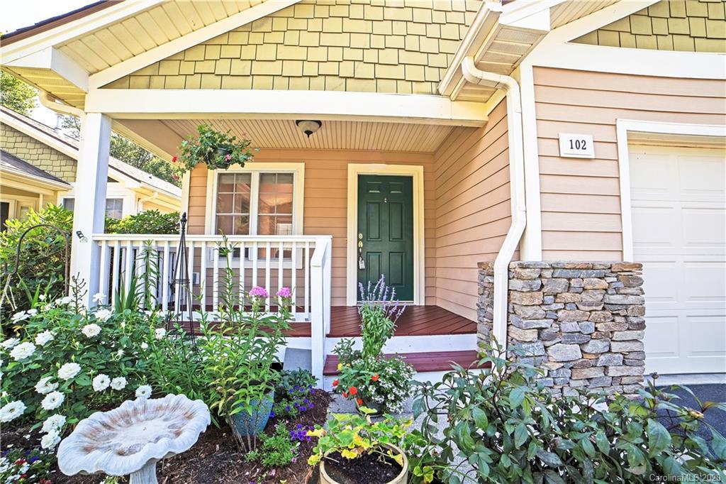 102 Fairway View Dr., Etowah, NC 28729