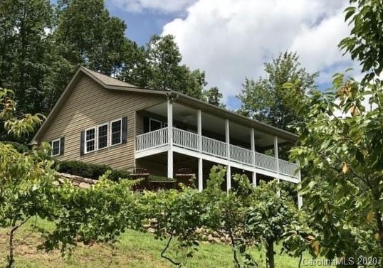 22 Autumn View Dr., Hendersonville, NC 28792