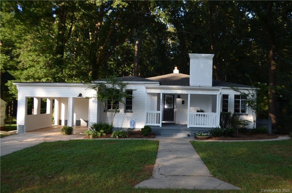 864 Woodland Rd., Statesville, NC 28677