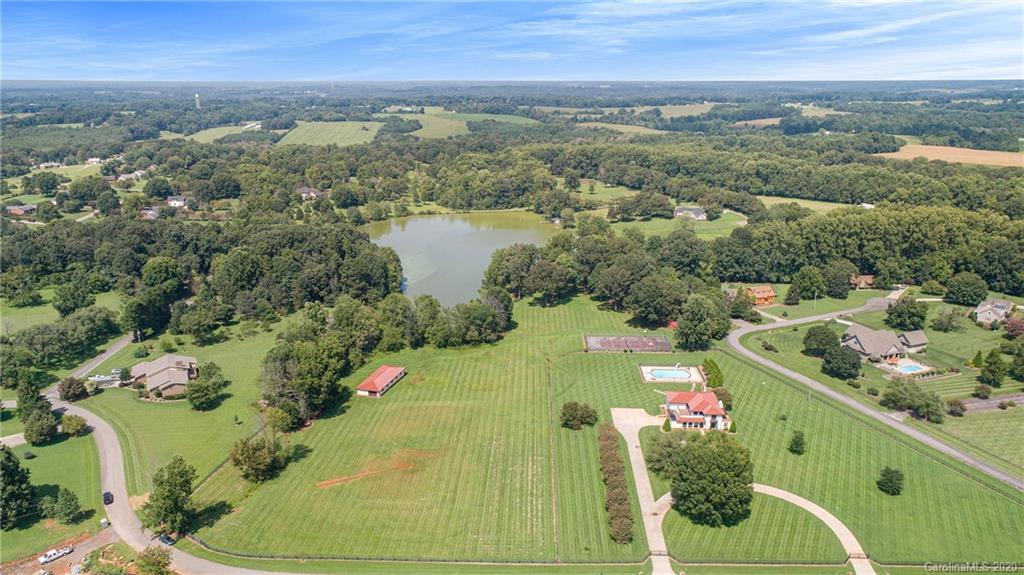 181 Country Dr., Statesville, NC 28625