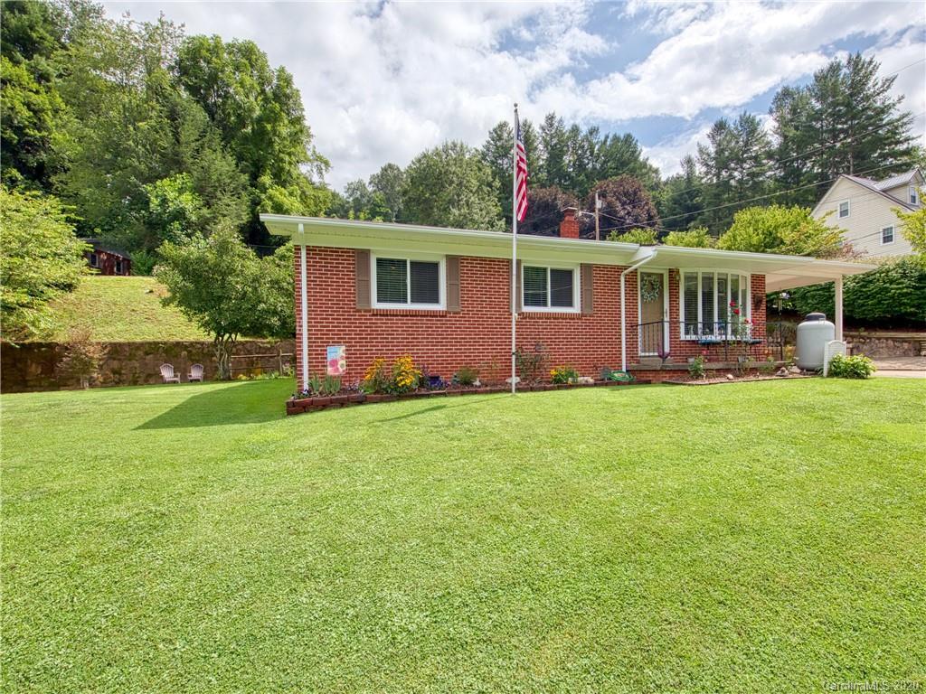 7 Queen St., Waynesville, NC 28786