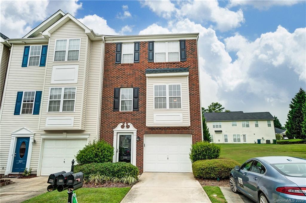325 Rock Ridge Ln., Mount Holly, NC 28120