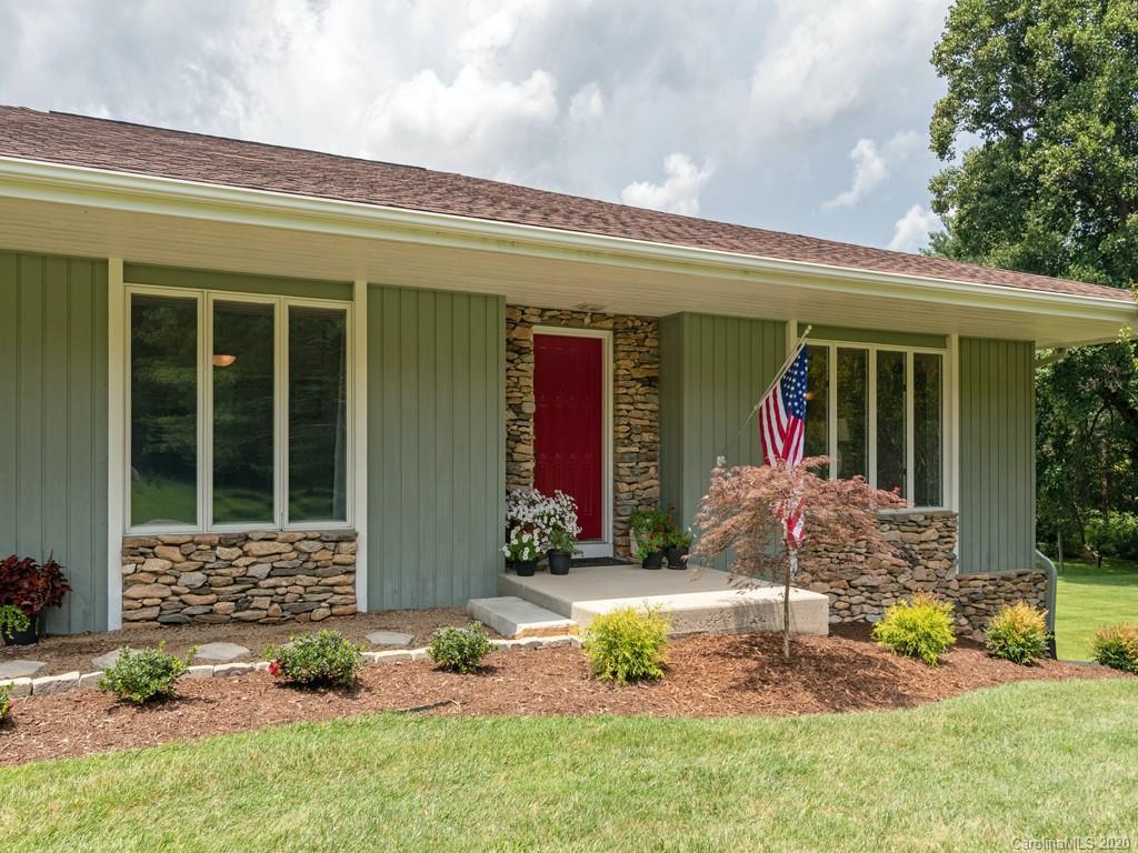 107 Tanager Ln., Hendersonville, NC 28792