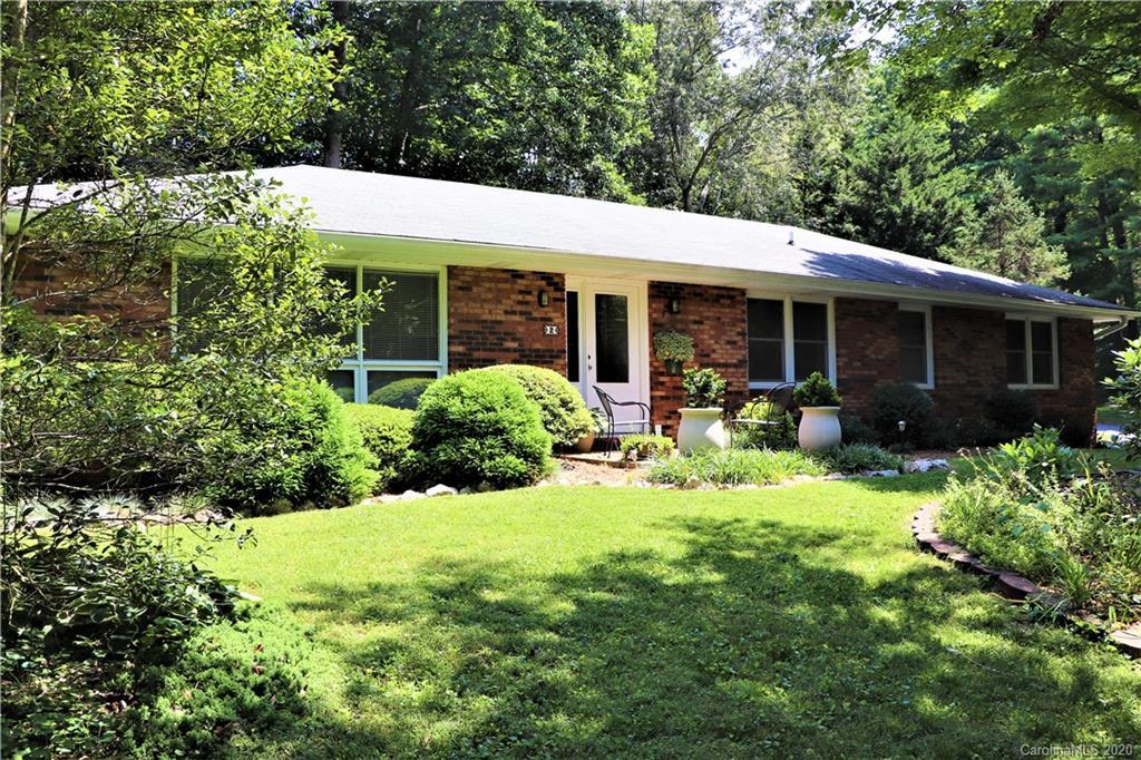 2 Brushwood Rd., Asheville, NC 28804