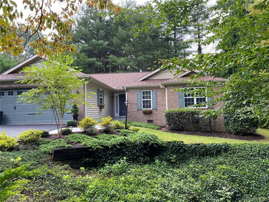 54 St Andrews Dr., Etowah, NC 28729