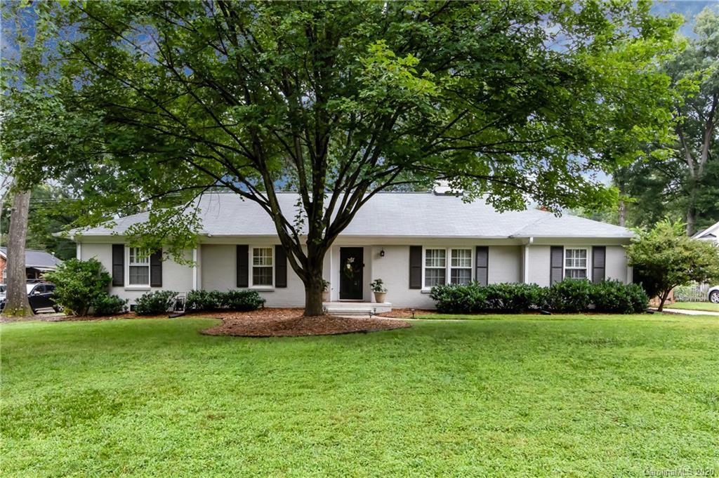 1331 Redcoat Dr., Charlotte, NC 28211