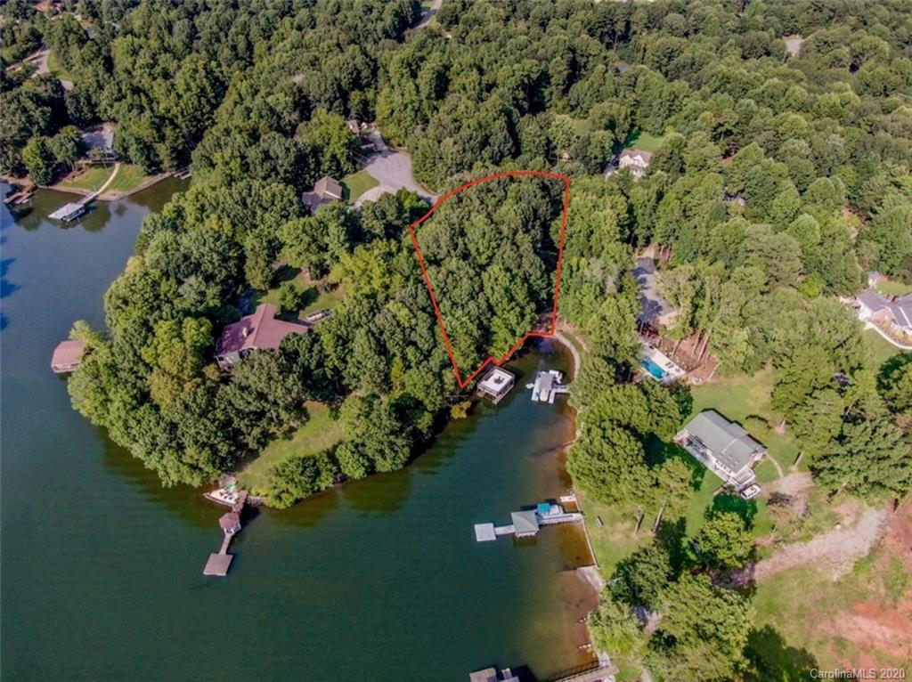 249 Hideaway Ln., Mooresville, NC 28117