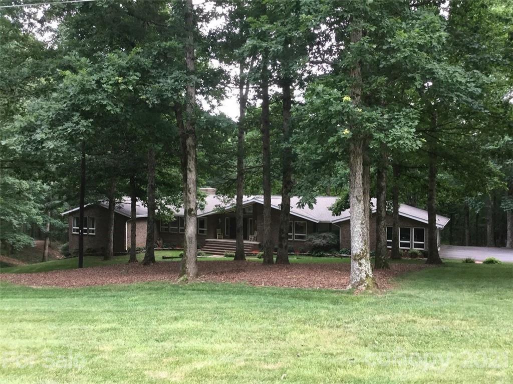 5571 Teakwood Rd., Hickory, NC 28602