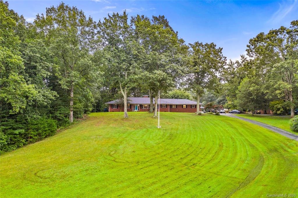 1052 Curve View Rd., Lincolnton, NC 24092