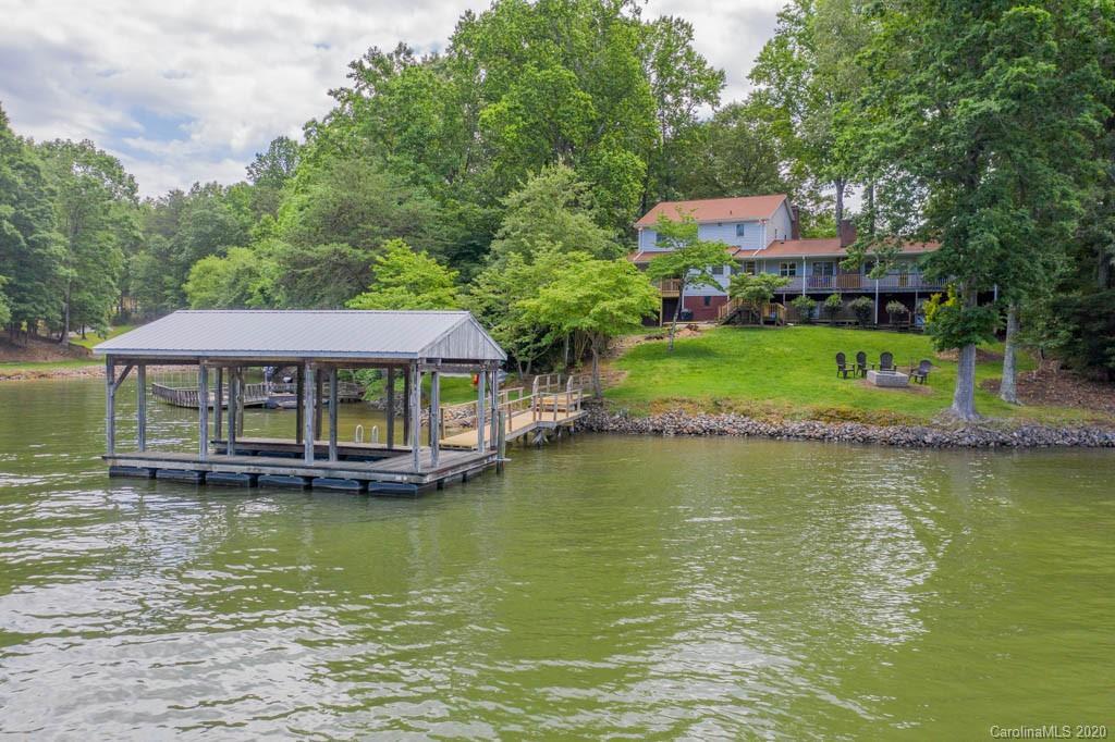 238 Riverbend Dr., Mooresville, NC 28117