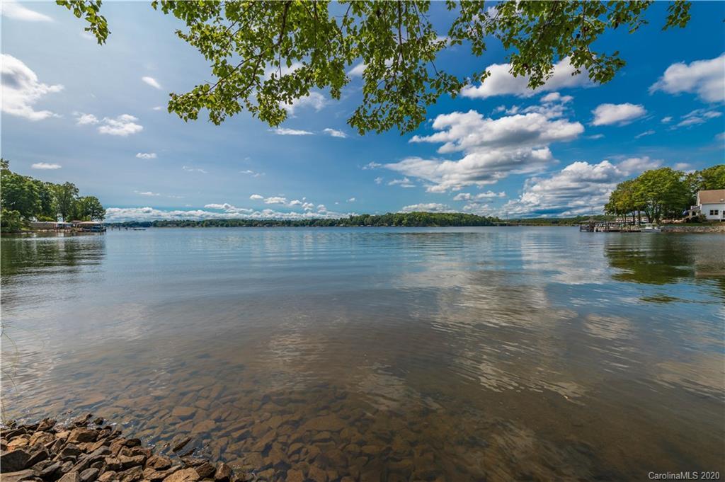 8111 Bridge View Cove, Sherrills Ford, NC 28673