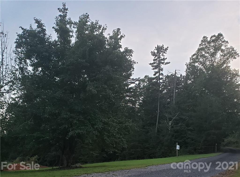 00 Jacob Dr., Hickory, NC 28602