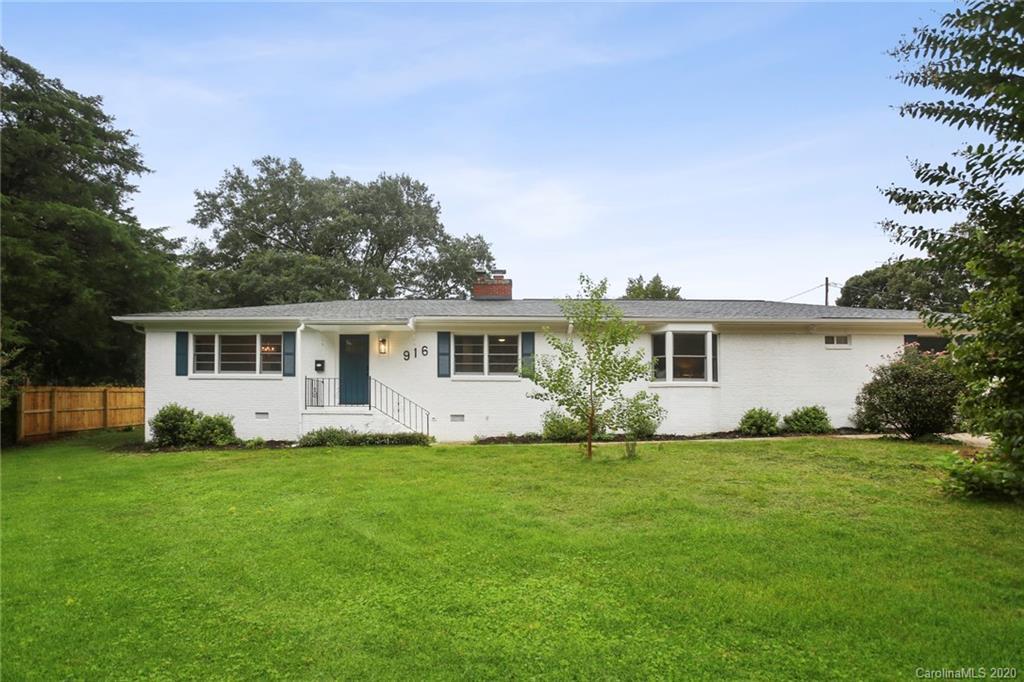 916 Bridlepath Ln., Charlotte, NC 28211