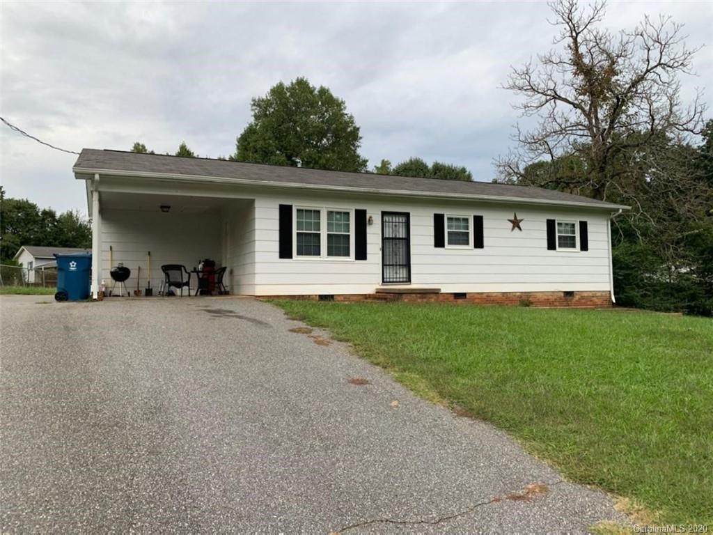 5440 Glenview Dr., Hickory, NC 28602