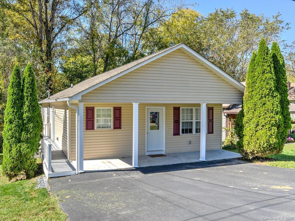 24 Oak Hill Cir., Asheville, NC 28806