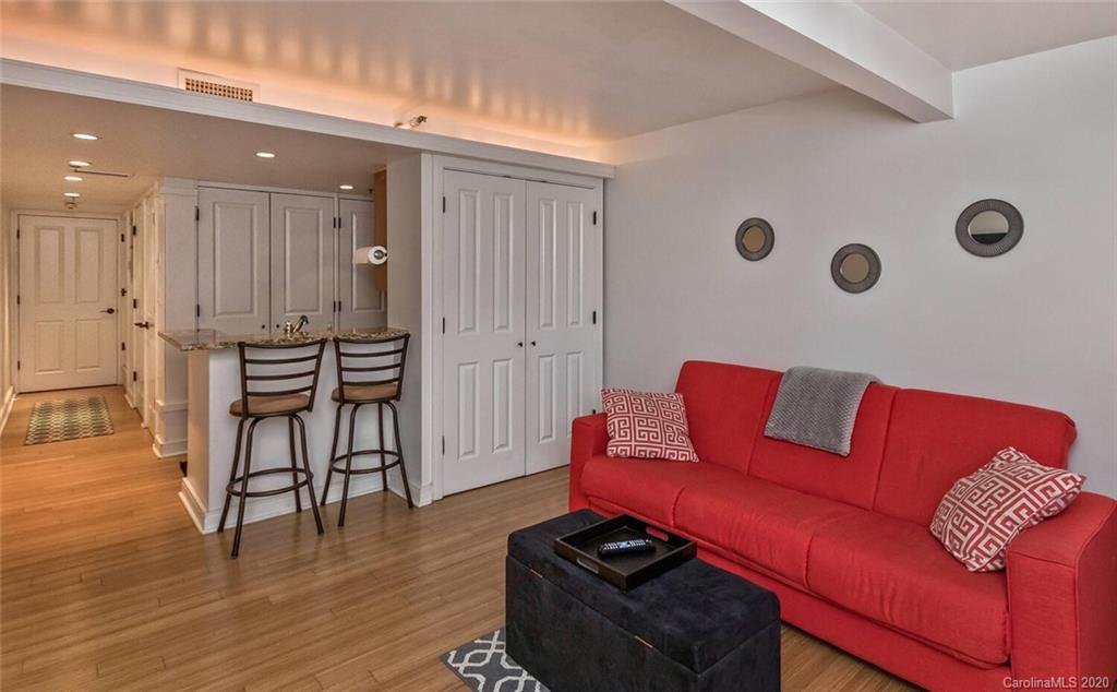 37 Hiawassee St. #W102, Asheville, NC 28801