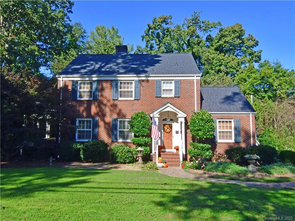 215 Brookdale Dr., Statesville, NC 28677