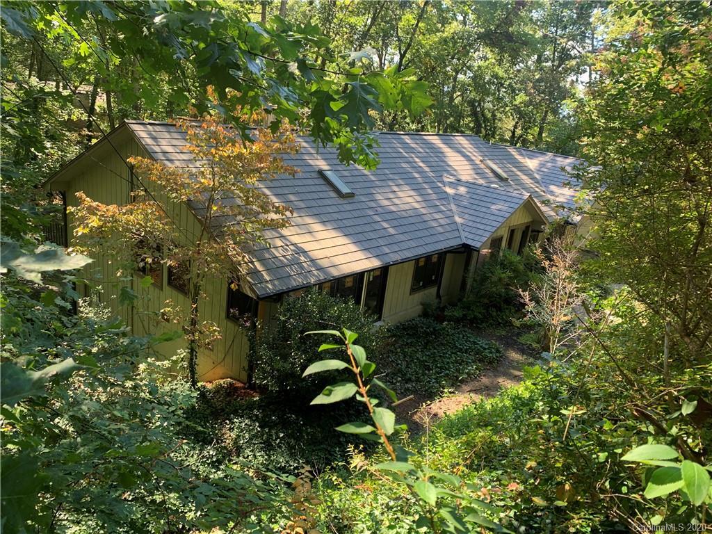 39 Woodcrest Rd., Asheville, NC 28804