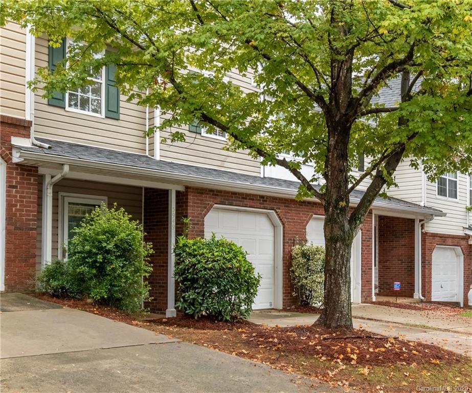 5949 Prescott Ct., Charlotte, NC 28269