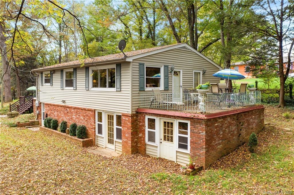 430 Governors View Rd., Asheville, NC 28805