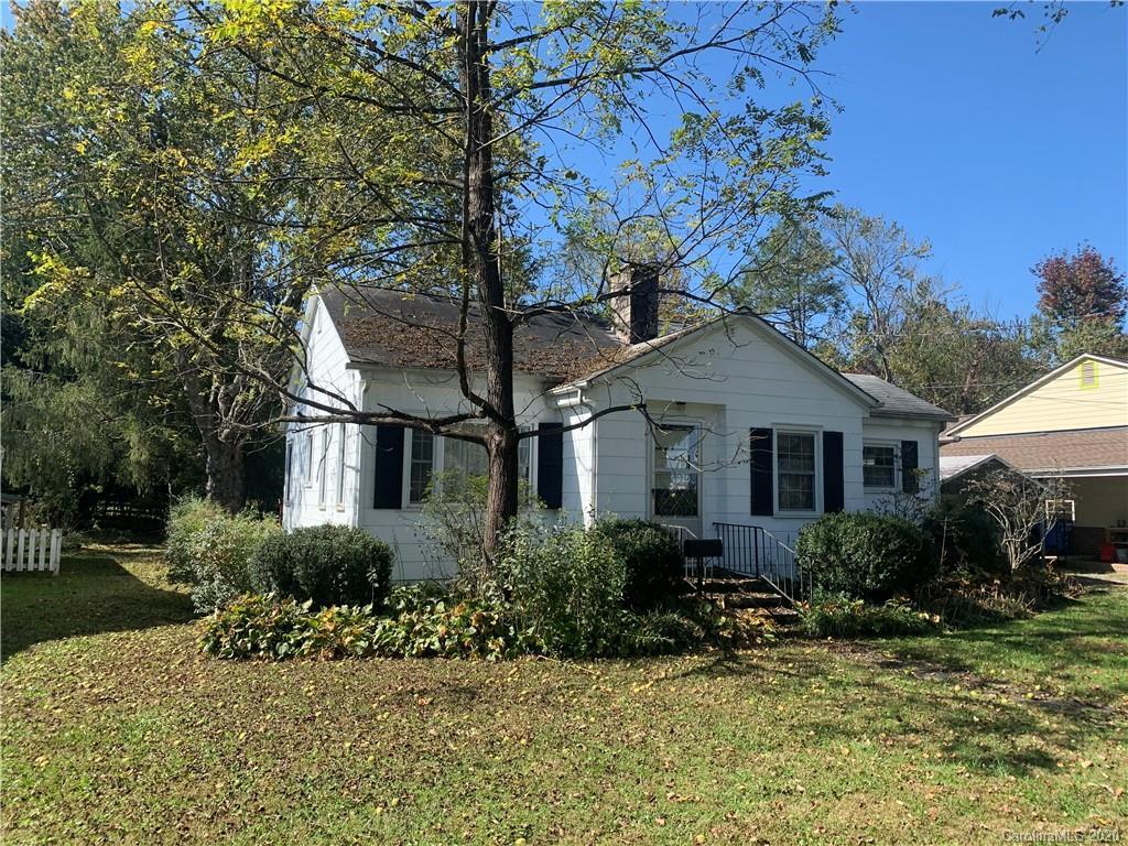 123 Parkview Dr., Brevard, NC 28712