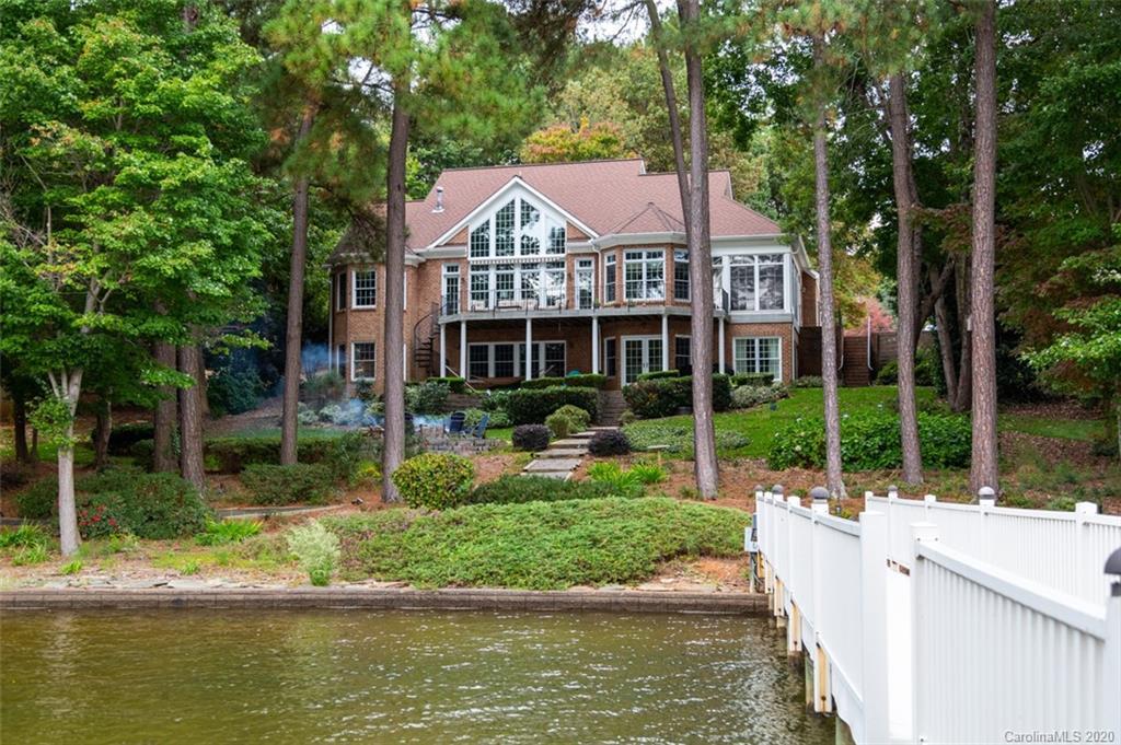2534 Penngate Dr., Sherrills Ford, NC 28673