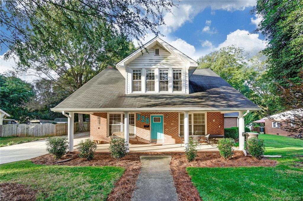 328 Kelly Ave., Mooresville, NC 28115