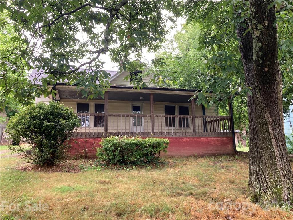 34 Bradley St., Asheville, NC 28806