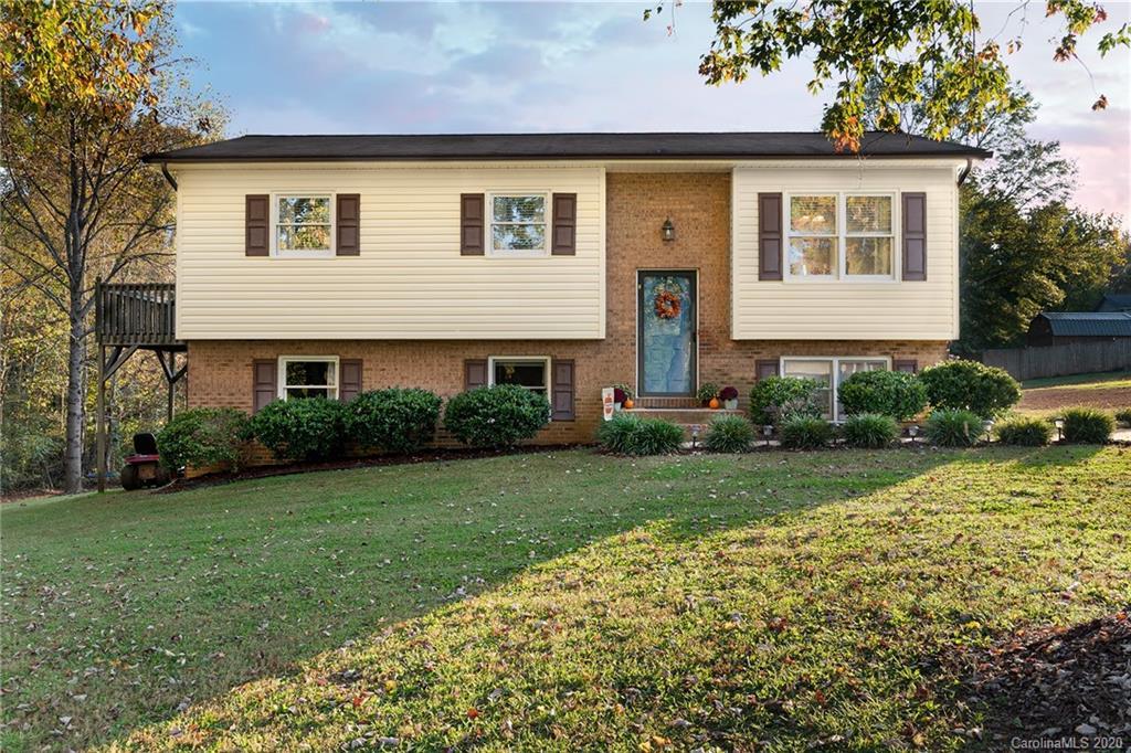 1903 Sandy Cir., Newton, NC 28658